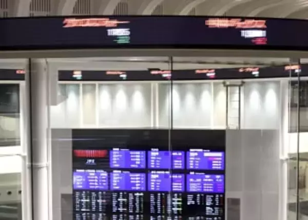 東証午前、一時500円超高　AI株上げ、米関税警戒