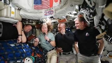 月の裏「思い出すと鳥肌」　宇宙船の4人、特別な友情