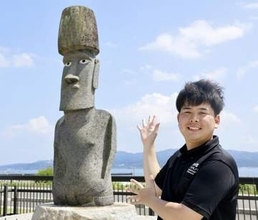 目が入った本物モアイ像、南三陸とチリの縁　1960年の津波を機に交流、街歩きで学ぶ
