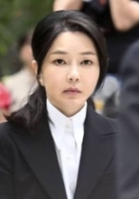 韓国前大統領妻に実刑判決　旧統一教会から金品受領で