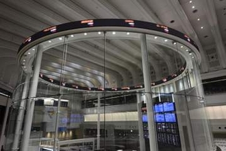 東証、午前終値は6万6424円　半導体株がけん引し反発