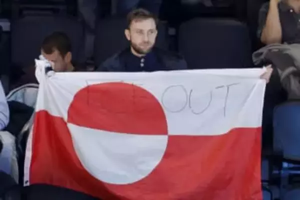 客席にグリーンランドの旗　米国とデンマーク、IHで激突