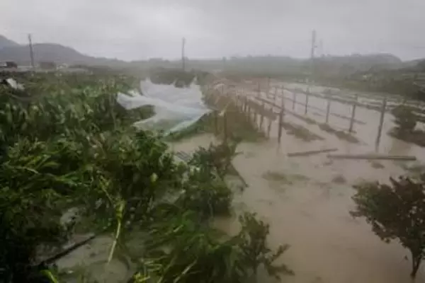 台風9号中国に上陸、多数避難　大雨や強風で交通機関に影響