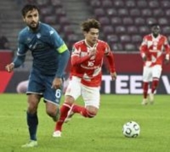 佐野海アシスト、鎌田は後半から　欧州カンファレンスリーグ