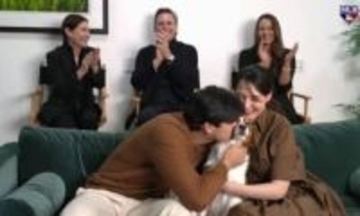 大谷、4度目受賞「非常に光栄」　妻や愛犬を抱き寄せ喜ぶ