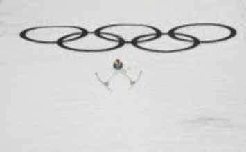 丸山希、ジャンプ女子「銅」　高梨沙羅以来2人目の表彰台