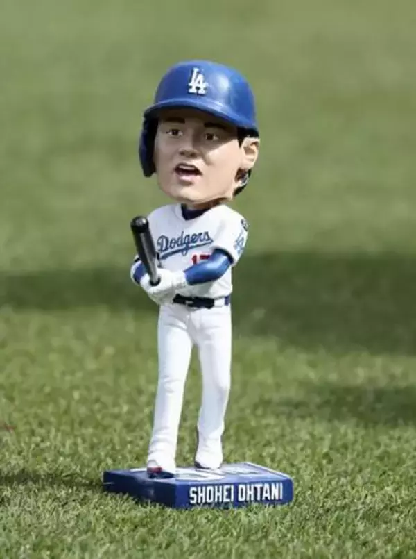 ドジャース、大谷の人形を配布　昨季の1試合3本塁打を記念