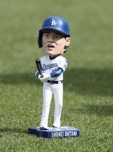 ドジャース、大谷の人形を配布　昨季の1試合3本塁打を記念