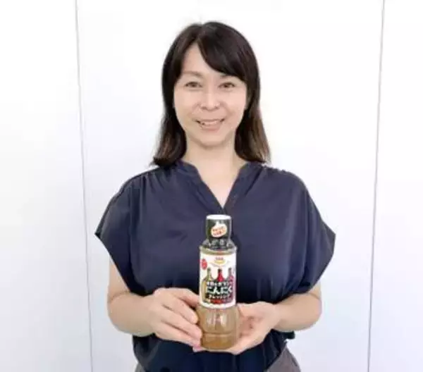 「休日のガツンとにんにくタレッシング」が人気　にんにく好きの人に届ける【経済トレンド／ヒットのヒント】