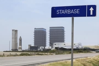 米国防長官、スペースX訪問へ　演説にマスク氏が同席