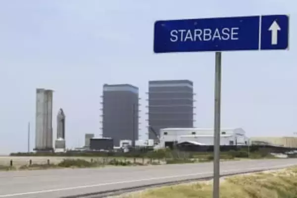 米国防長官、スペースX訪問へ　演説にマスク氏が同席