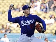 大谷「二刀流」で11奪三振　菅野2失点、吉田は2点打