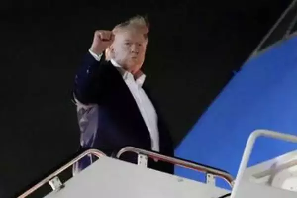 ホルムズ海峡の機雷掃海協議へ　トランプ氏、G7に出発