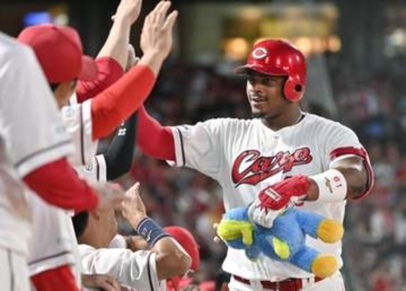 広2―1中（20日）　広島、サヨナラ勝ちで3連勝