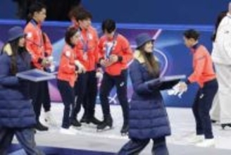フィギュア表彰式巡り組織委謝罪　刃の保護へ、台の表面に処置