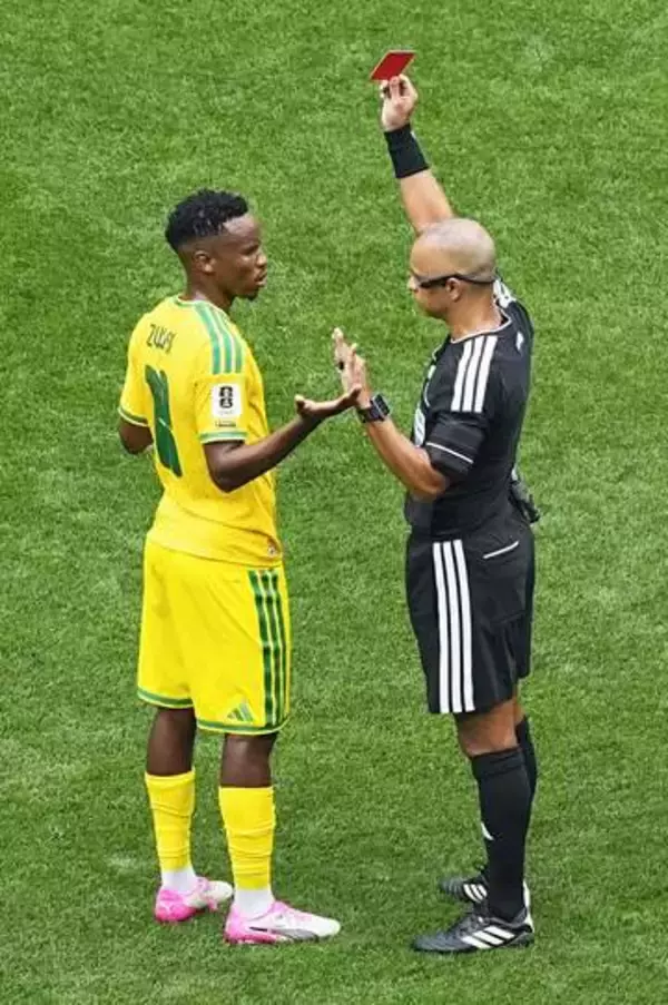 レッドカード早くも前回大会超え　W杯1次リーグで6枚