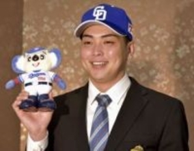 中日1位の中西「息長い選手に」　150キロ超え右腕、入団合意