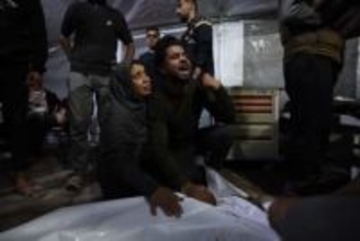 ハマス、遺体の一部を引き渡し　イスラエル、ガザ攻撃続行