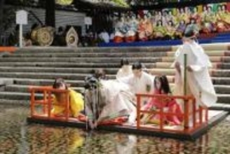 斎王代、指先浸して身清め　京都・下鴨神社で御禊の儀