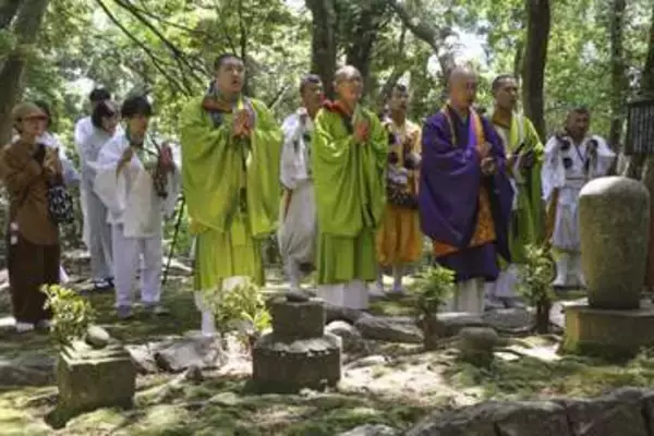 浄土目指した上人供養　世界遺産・補陀洛山寺
