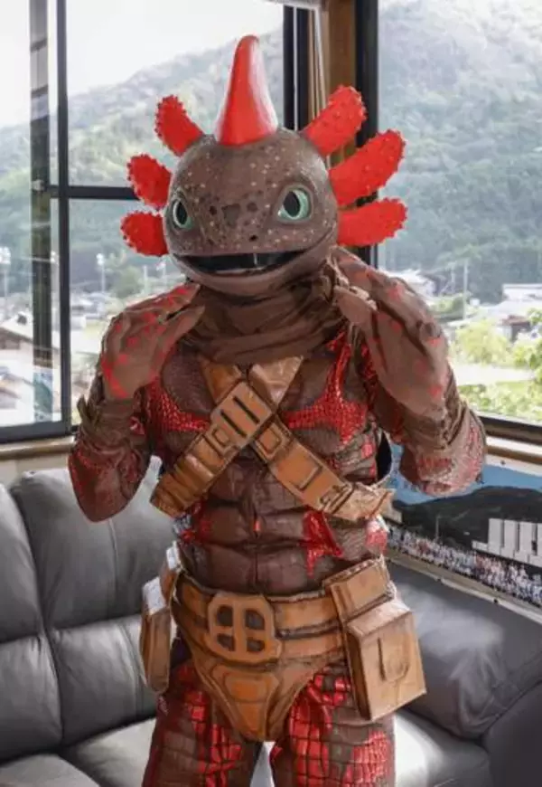 守れ！オオサンショウウオ　ご当地ヒーロー躍動、山口