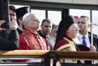 ローマ教皇、正教会と記念行事　歴史的融和、連携強化へ