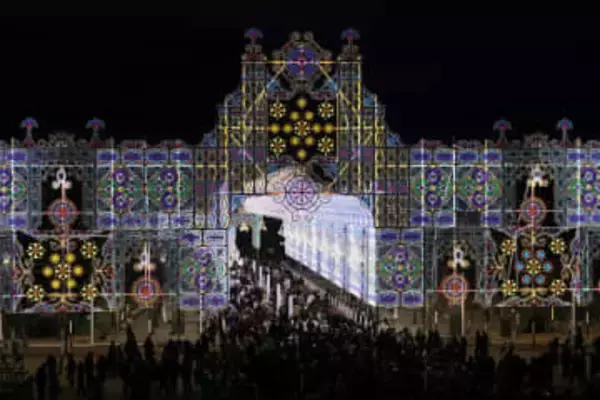 震災31年、神戸ルミナリエ開幕　追悼の光、街を彩る