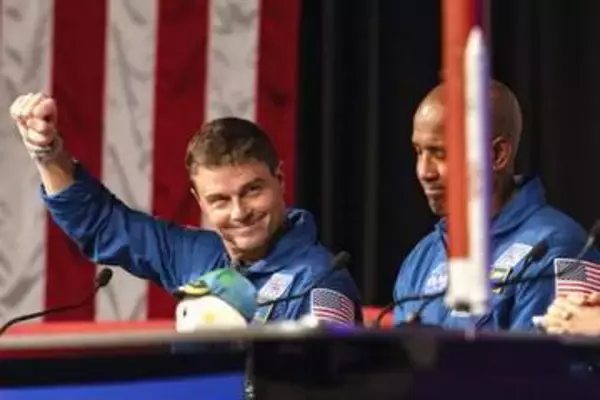 船あれば「月面着陸に挑んだ」　飛行士が帰還後初会見