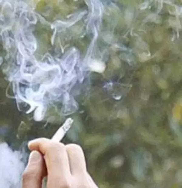 英、09年以降生まれは禁煙に　たばこ販売を禁止、法成立へ