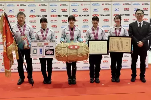 「高校生カーリング日本一は、長野選抜（男子）と北海道選抜（女子）」の画像