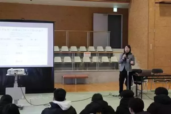 「高校生カーリング日本一は、長野選抜（男子）と北海道選抜（女子）」の画像