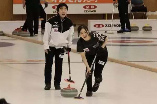 「高校生カーリング日本一は、長野選抜（男子）と北海道選抜（女子）」の画像