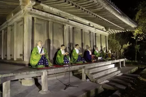 「新緑に囲まれた「国宝富貴寺大堂」でライトアップイベント（大分県豊後高田市）」の画像