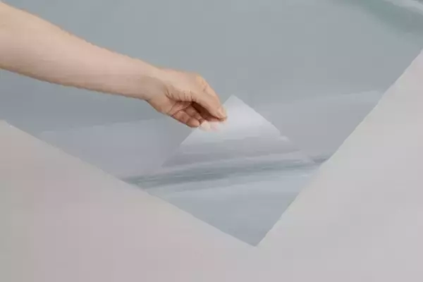 高い遮熱性と透明性を両立した猛暑対策製品の新ブランド 『アキレス ソーラークリア』※