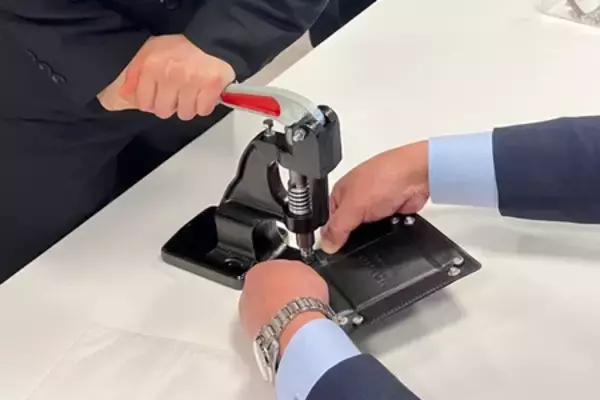 世界シェアNo.2・国内シェアNo.1 金属ホックのモリト、 新入社員が役員と「初仕事」入社式を実施