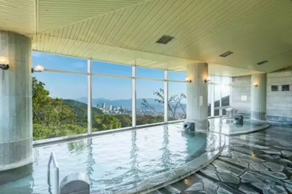 「亀の井ホテル 福井 朝から本ズワイガニ食べ放題という贅沢体験」の画像