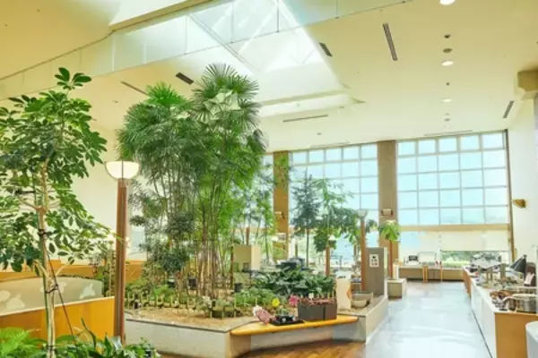 「亀の井ホテル 福井 朝から本ズワイガニ食べ放題という贅沢体験」の画像