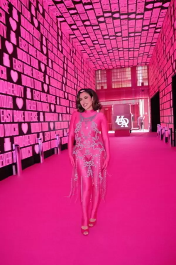 「Huda Beauty、世界で最も没入感のある美容イベントでロンドンを席巻」の画像