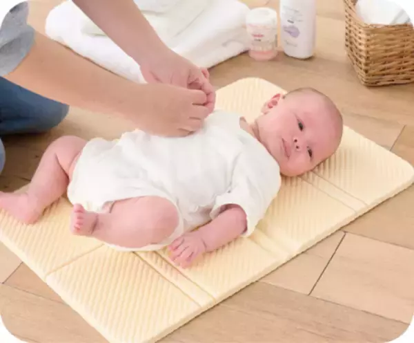 「ママ・パパの購入者満足度85％※1！「折りたためる 3way 寝っころマット」数量限定※2で新カラーが仲間入り」の画像