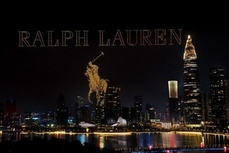 Ralph Lauren、午年を祝うまばゆいドローンショーで深圳をライトアップ