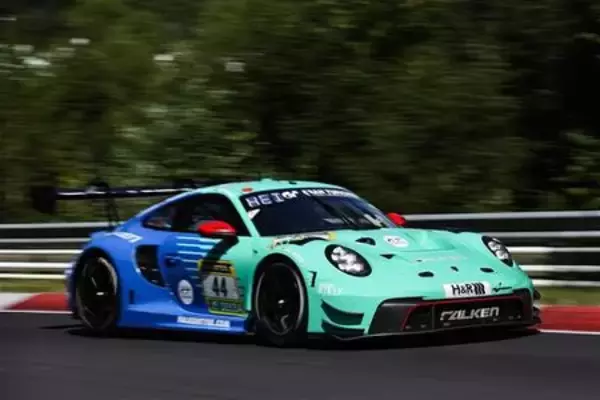 「DUNLOPとFALKENの2台体制で2026年ニュル24時間に参戦」の画像