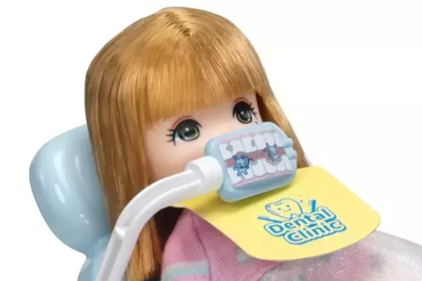 「「あのちゃん」がリカちゃんのおともだちに!「推しごとフレンズ　はいしゃのあのちゃん」2026年4月18日発売」の画像