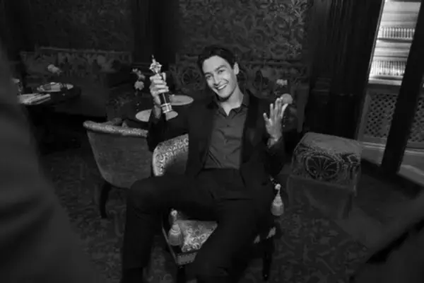 「AMAFFI Perfume House、George Russellをグローバルブランドアンバサダーに起用、パフォーマンスと香水芸術の画期的な融合を発表」の画像