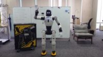 【フィジカルAI時代を体感しよう！】 二足歩行ロボット「ななまる」、春のオープンキャンパスで初披露。