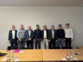 Healthcare Holding Schweiz社、Medddbase International社の株式を取得