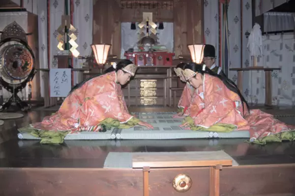 「競技かるたの聖地・近江神宮百人一首ゆかりの地・滋賀全1,022首から選ばれた「令和版 近江百人一首」が完成」の画像