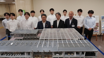 金沢工業大学 夢考房建築デザインプロジェクトが金沢美術工芸大学と石川県立図書館を模型で再現