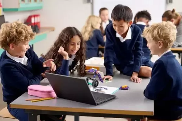 「レゴ（R）エデュケーション 小学1年生から中学3年生までのハンズオン (実体験型) コンピュータサイエンス＆AI教材を発表」の画像