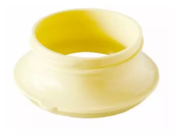 ピジョンの「母乳実感」がつけられる！「明治ほほえみ らくらくミルク アタッチメント」 4月23日発売/全国