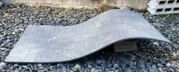 「自社工場の端材を有効活用したリサイクルPVC敷板 『アキレス ビニマット』」の画像